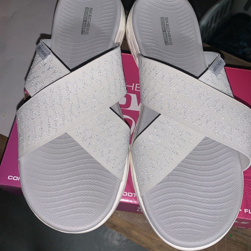 Skechers On The Go Sandals Go Walk Goga MAT SILVER ENCHANTED 11